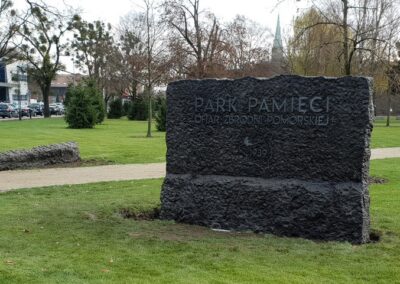 Park Pamięci wejście główne